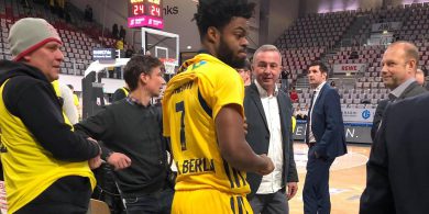 Alba in Bamberg Zugang Derrick Walton spielt für Berlins Basketballer im Pokalfinale